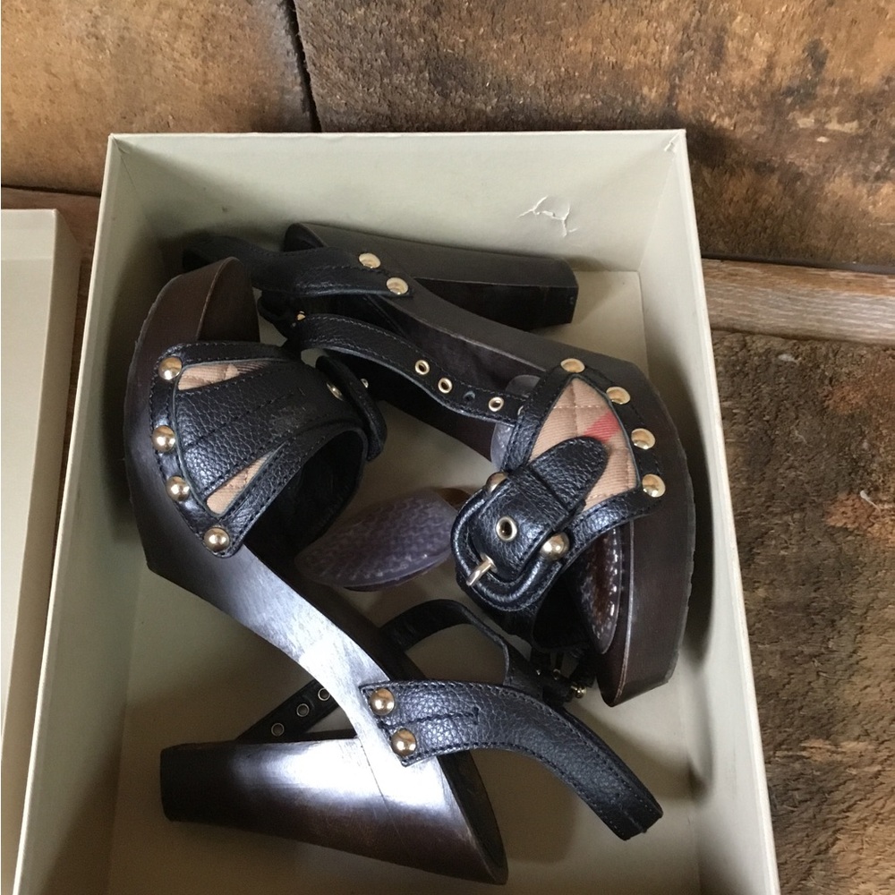Burberry Heels - Picture 7 of 11